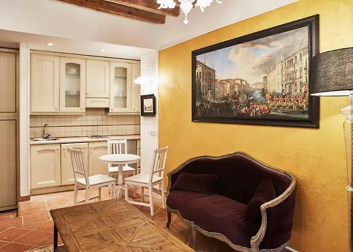 San Barnaba On The Canal * Venetië